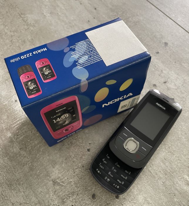 Nokia 2220 slide