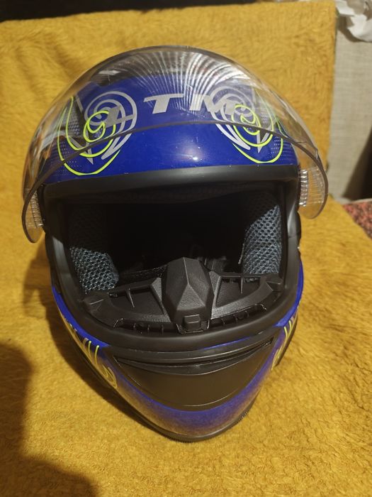 Продам мотошлем обсолютно новый