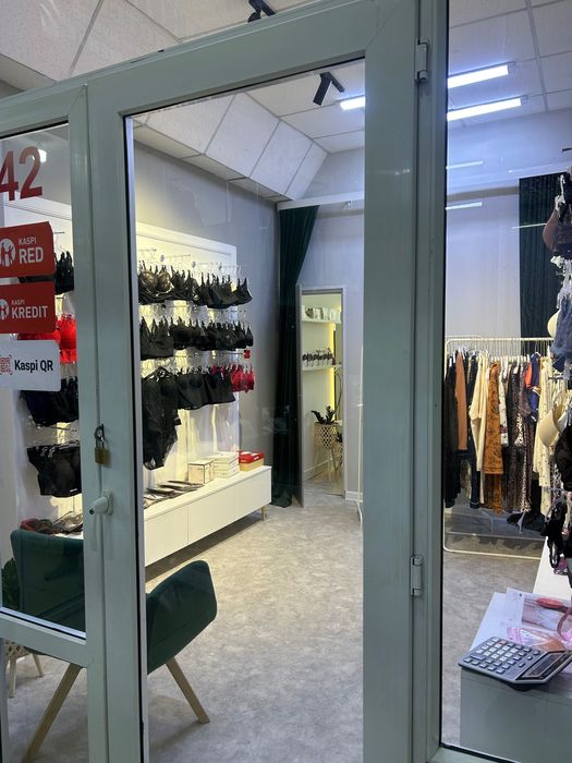 Бутик в ЦУМЕ ;5 чка ;2 этаж