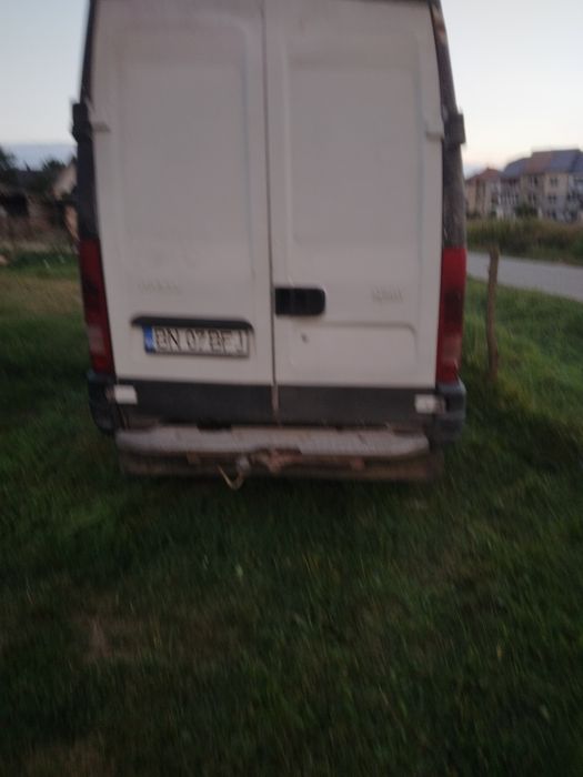 Vand iveco sau dezmembrez