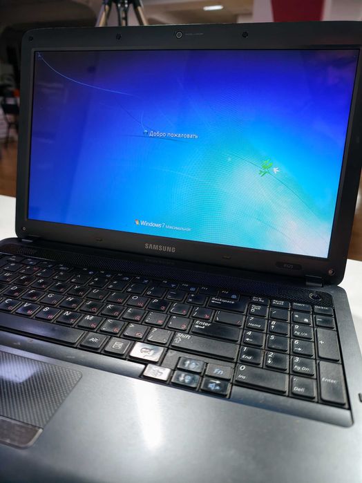 Ноутбук Samsung R525