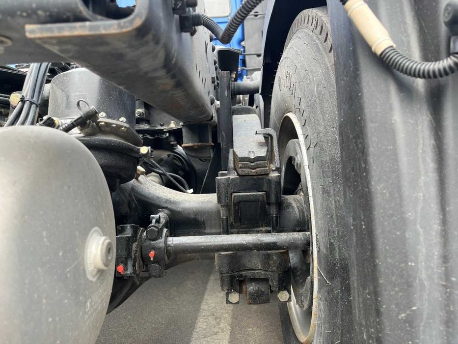 Shacman M3000 трактор