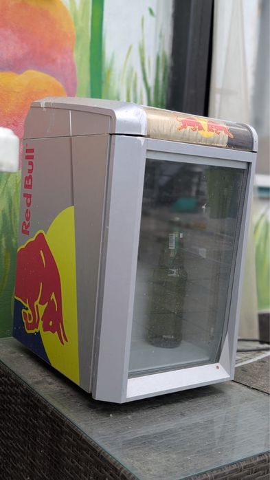 холодильник маленький redbull