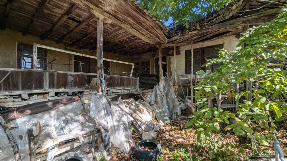 1811-Продава се едноетажна паянтова къща в село Благоево!