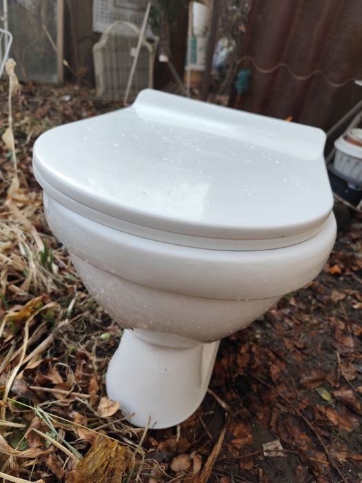 Продаю унитаз  бу