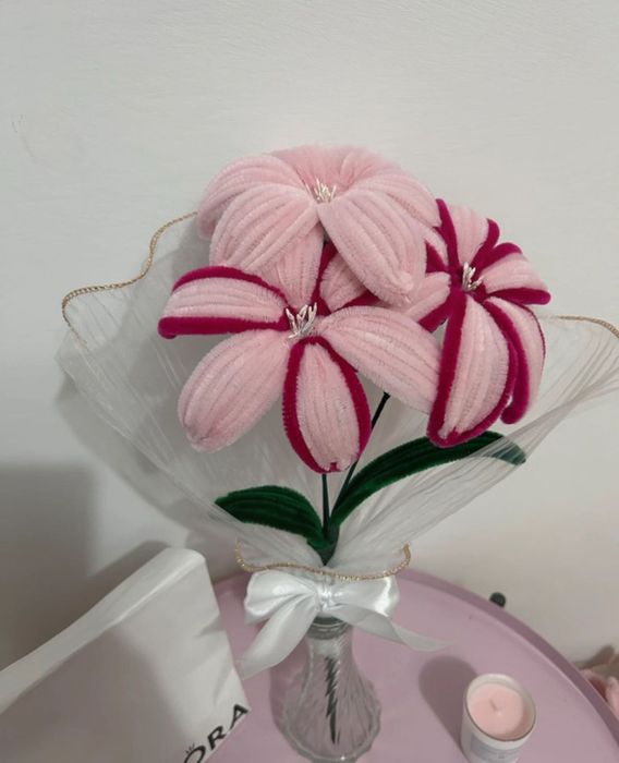 Buchet din sârmă plușată