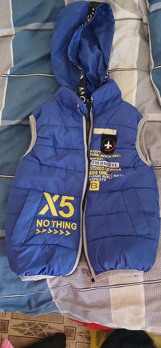 Продам детские куртки