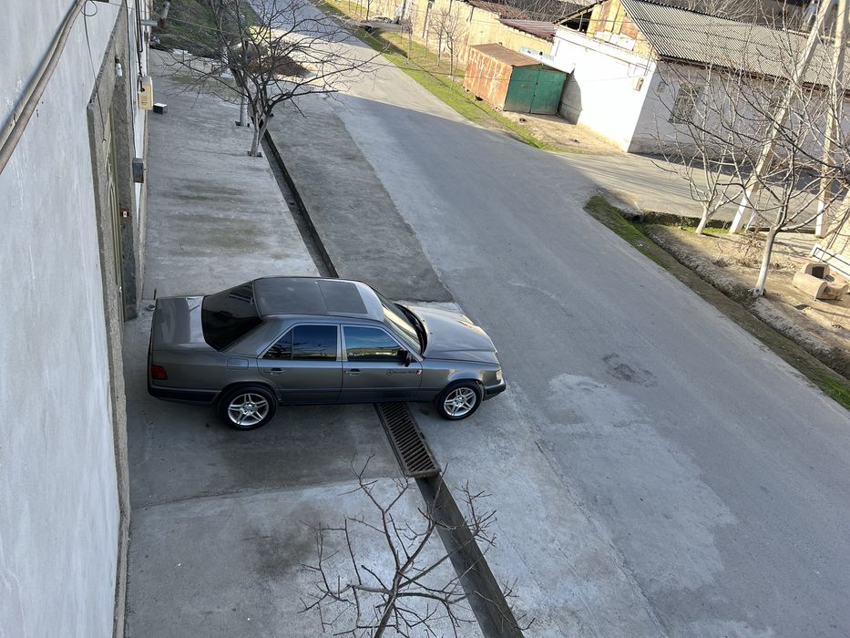 Mersedes Benz Daimler Benz W124! Легенда!