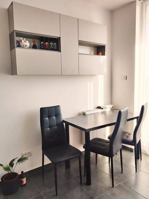 Caut colega de apartament studentă la medicină sau politehnica, in City of Mara, Str Circumvalatiunii Nr 1, camere decomandate