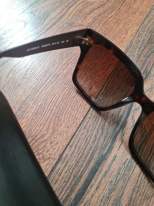 Vouge brown  Guess sunglasses kyliyan