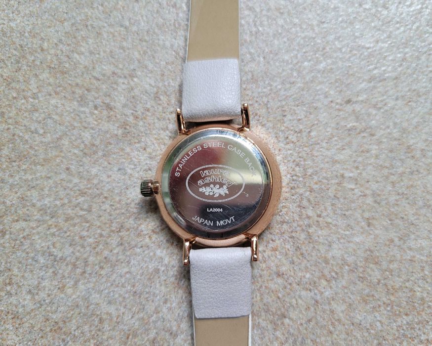 Чисто нов марков часовник LAURA ASHLEY с подарък на ТОП цена