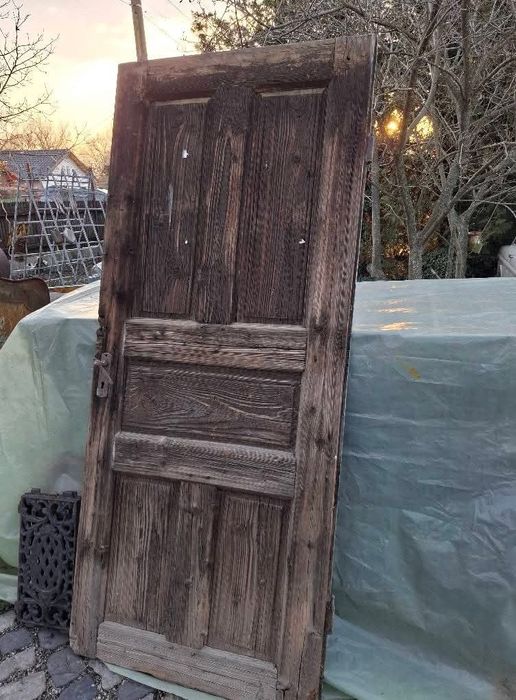 Uși vechi, artă populară, meserii vechi,  lemn masiv