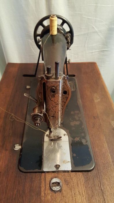 Masina de cusut Singer originala,an de fabricatie 1928,colectie.