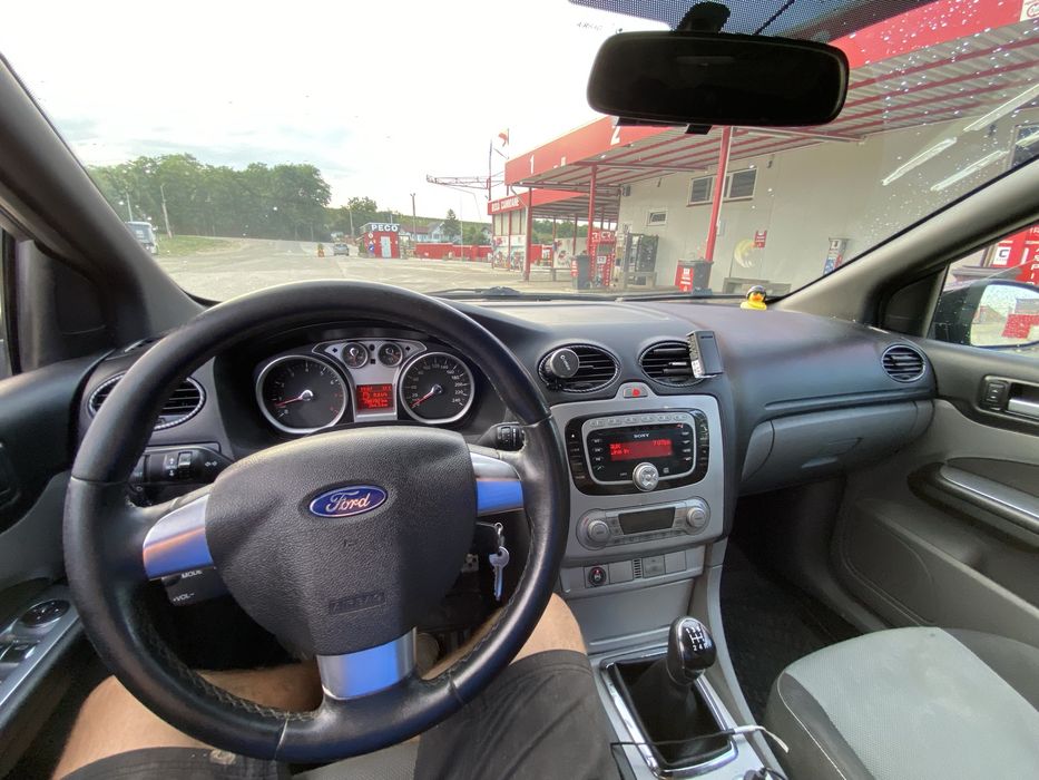 Ford focus 2 1,6 benzina