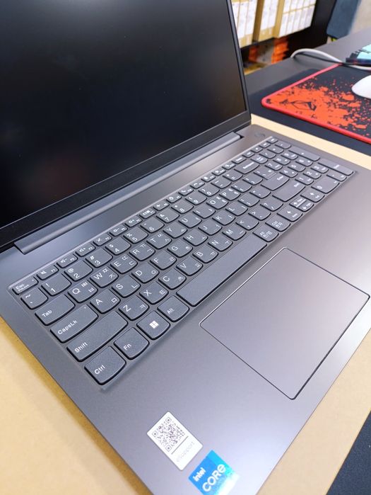 Lenovo V15   16/256GB  i5 13420H
