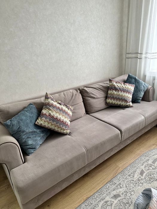 Продам диван длина 2.3м, ширина 1м
