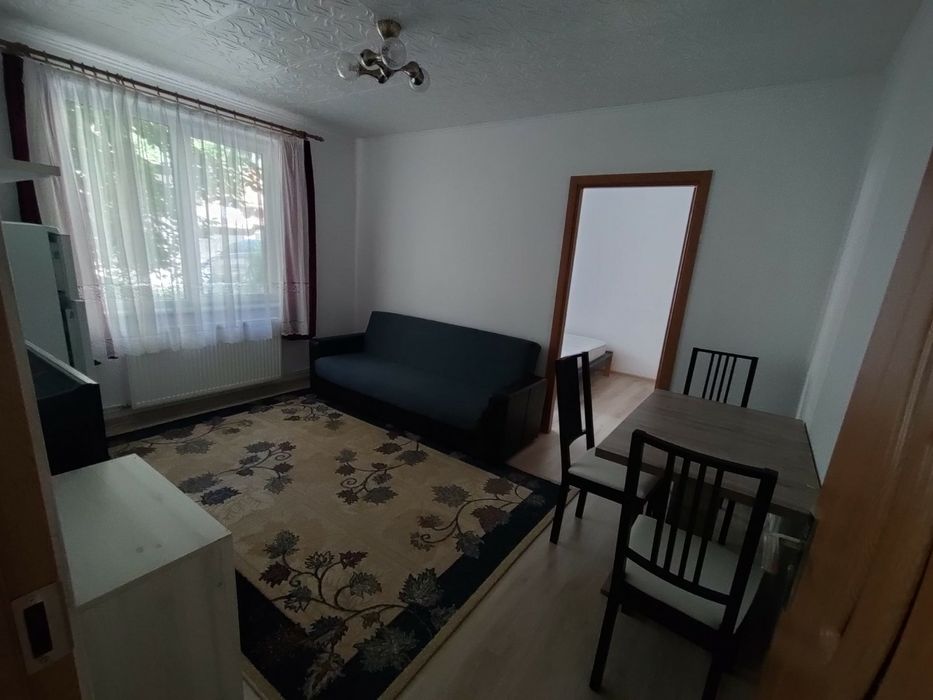 De închiriat apartament cu două camere