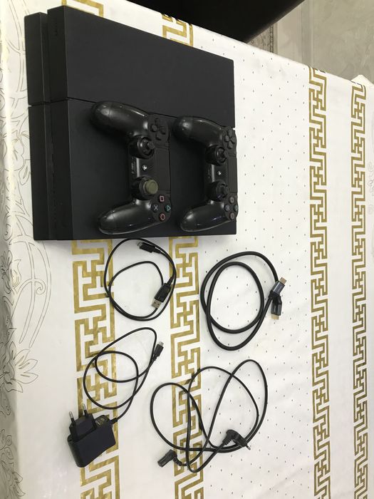 Продам пс4 playstation 4