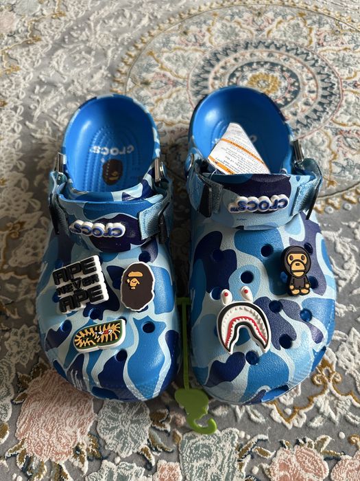 Продам кроксы Bape x Crocs