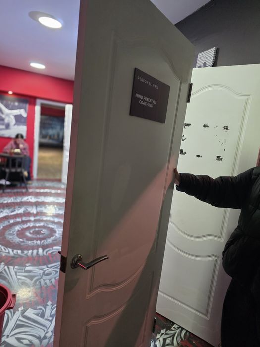 продам дверь белая кайфовая