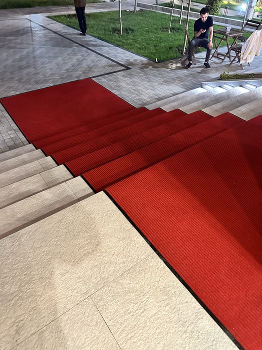 Установка ковров, ковролинов, оверлог и т.д