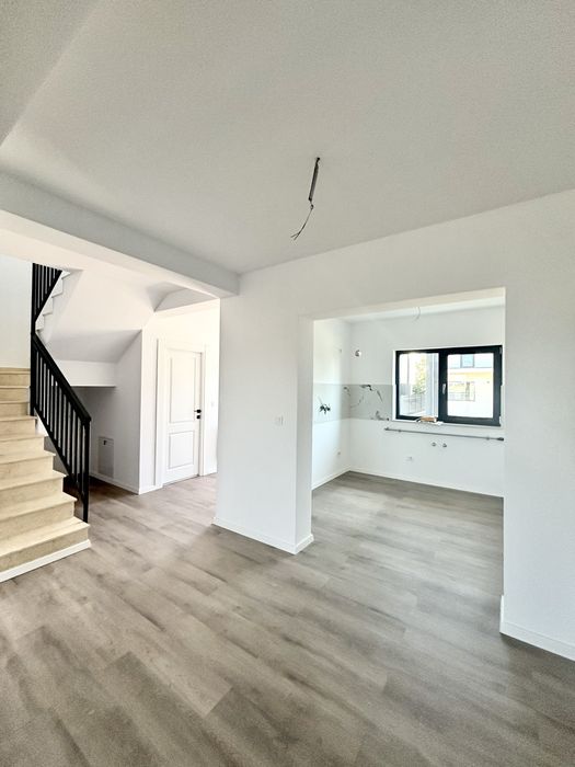 Vând Duplex cartier Aerodrom mutare imediată