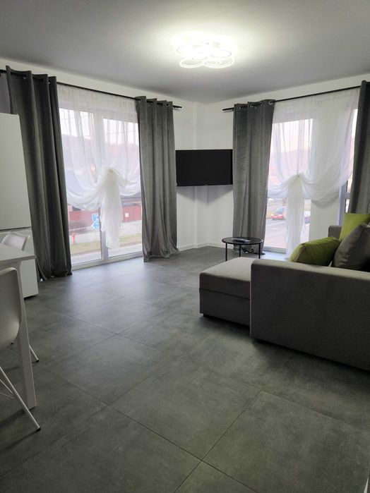 De inchiriat apartament 3 camere,,zona centrala