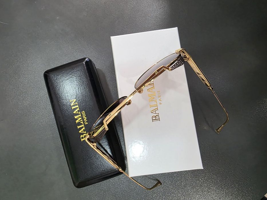 Чисто нови слънчеви очила Balmain Titan
