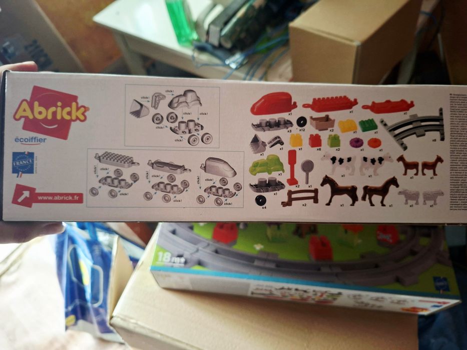 Jucarii cuburi Abrick Franta, noi la cutie