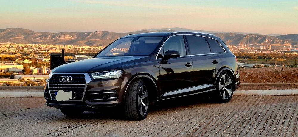 Audi Q7 Se poate vedea in Suceava după 18 iulie accept test toate dotările