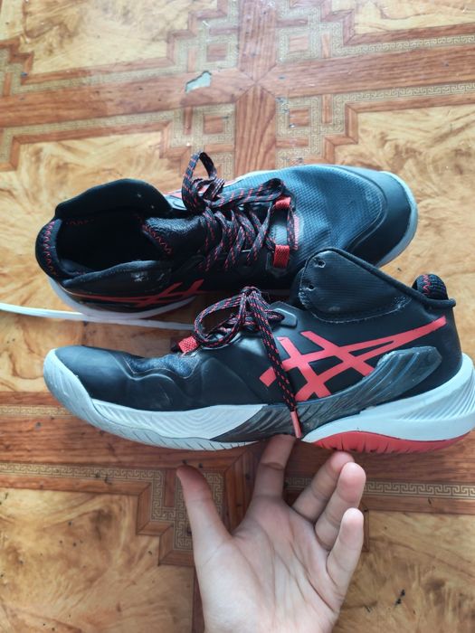 Продам кроссовки метараис