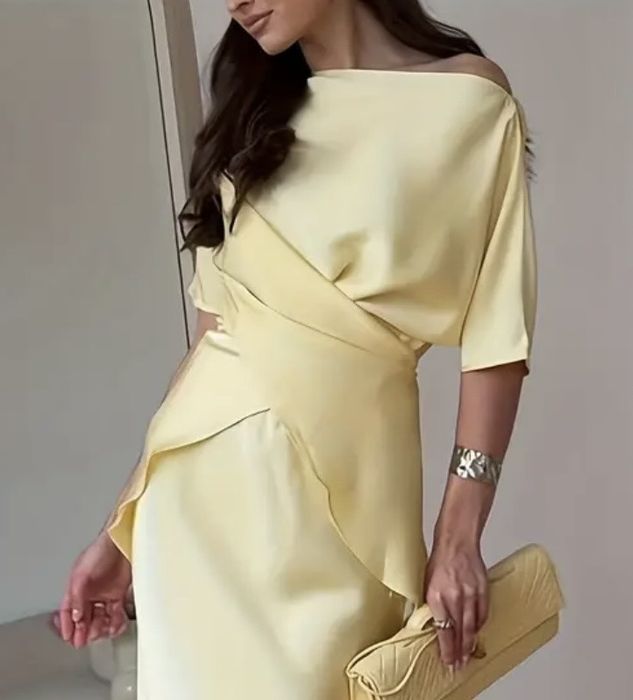 Платье атласное НОВАЯ!!!