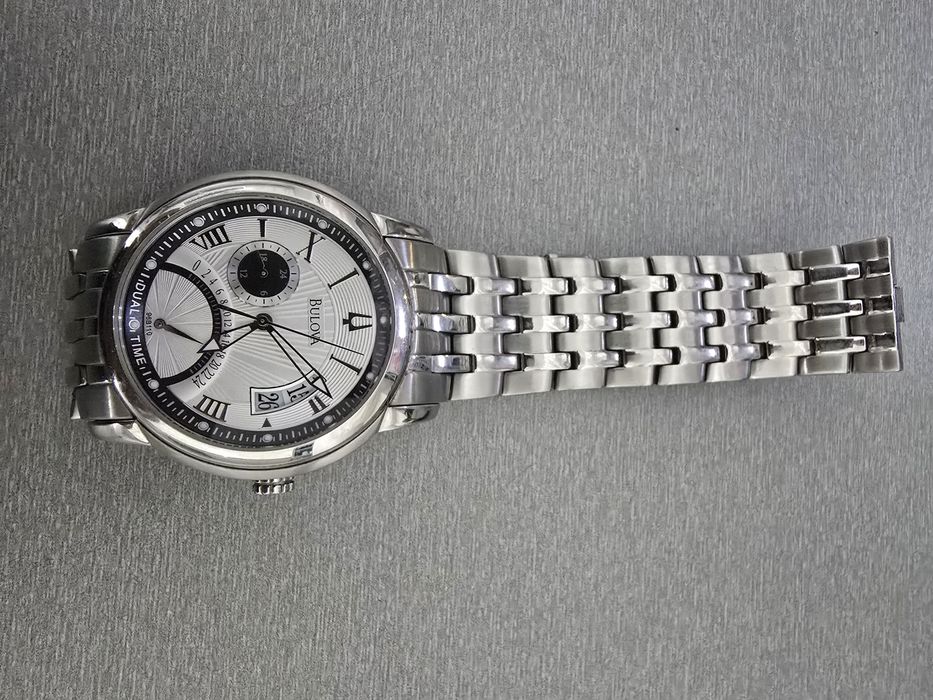 Ceas Bulova deosebit.