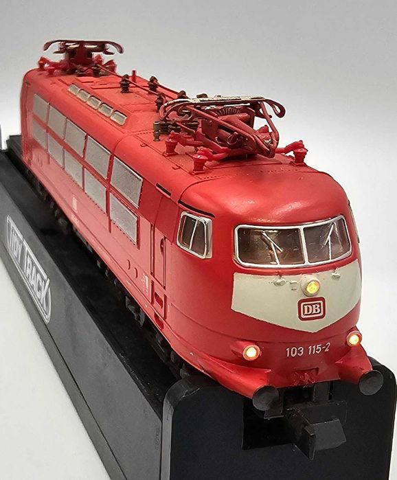 Locomotiva BR103 Fleischmann scara N 1:160