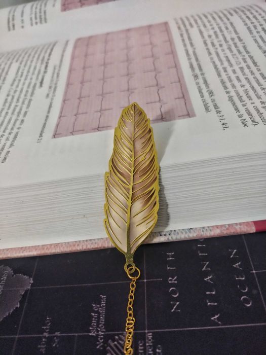 Semn de carte metalic premium cu pandantiv – Set 4 culori elegante