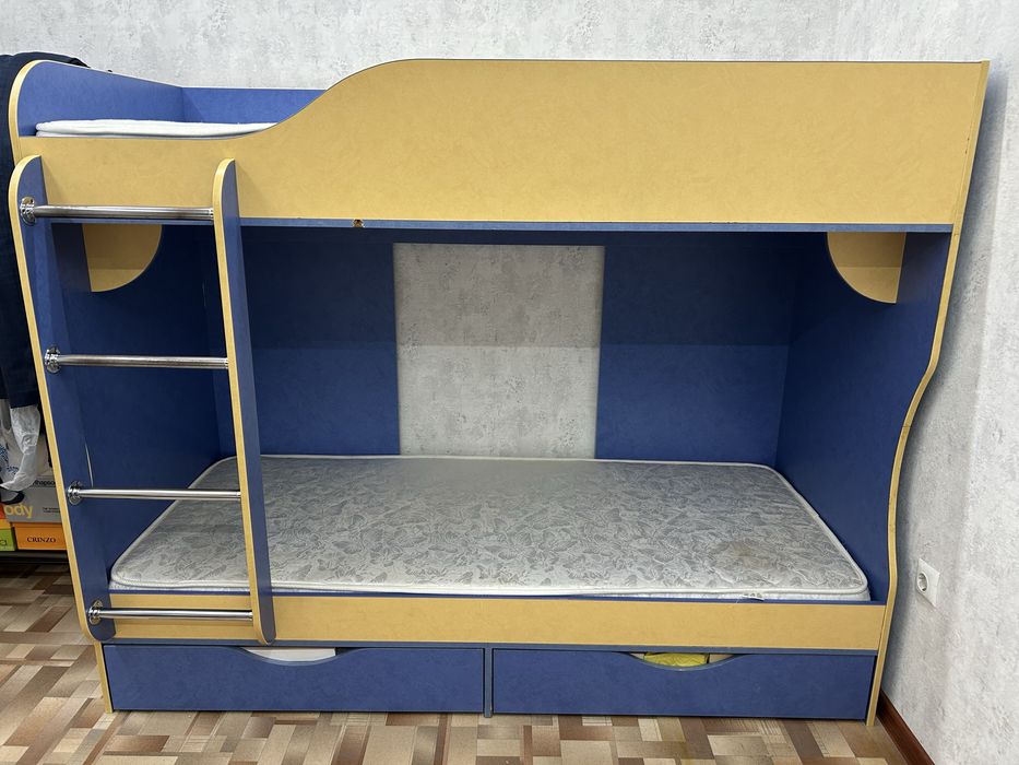 Двух-яростная кровать