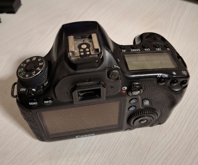 Canon 6 d sotiladi