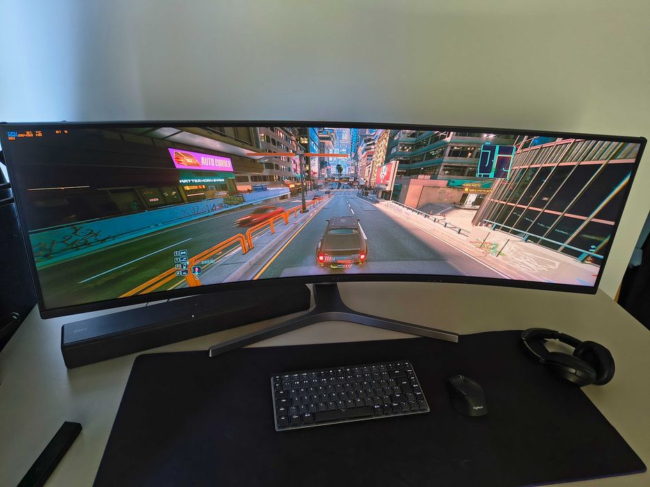 Продавам 49" извит монитор Samsung CRG9, Dual QHD (5120 x 1440), 120Hz, HDR1000