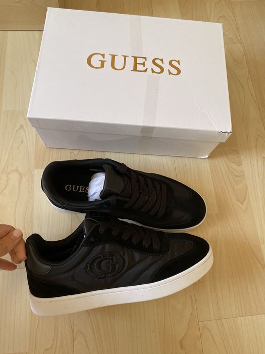 Pantofi Guess noi