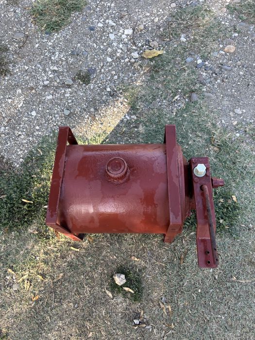 Хидравлична помпа за самосвал до 3,5тона с резервоар за масло