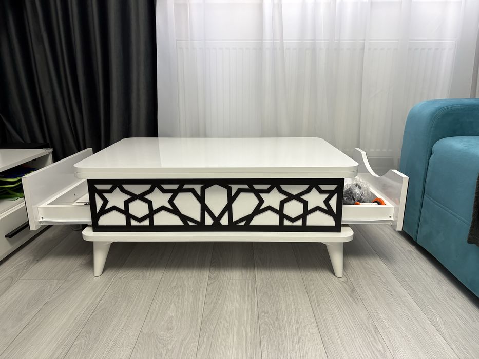 Masă pliabilă extensibilă cu 2 sertare – stare foarte bună