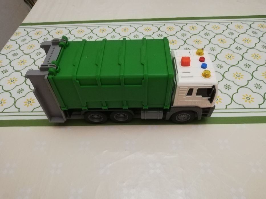 Продам Мусоровоз игрушкыный