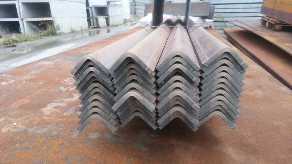 Гнутый швеллер оцинкованный