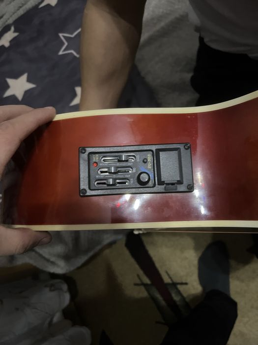 Продам гитару акустическую