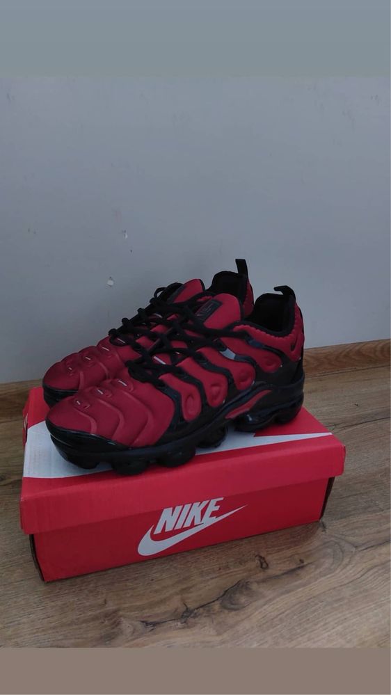 Nike vm red deals