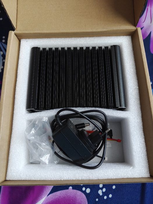 Mini PC Fanless Intel N100 / Firewall Router 6x 2.5G LAN - 8GB RAM, 128GB SSD