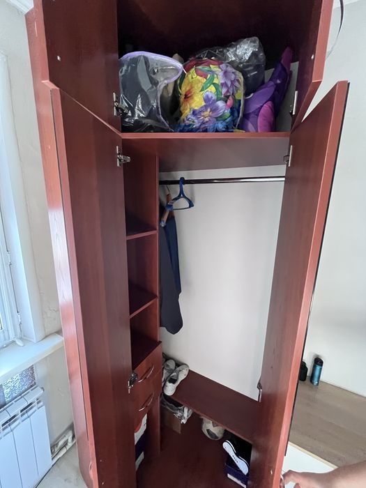 Продаем шкаф спальный