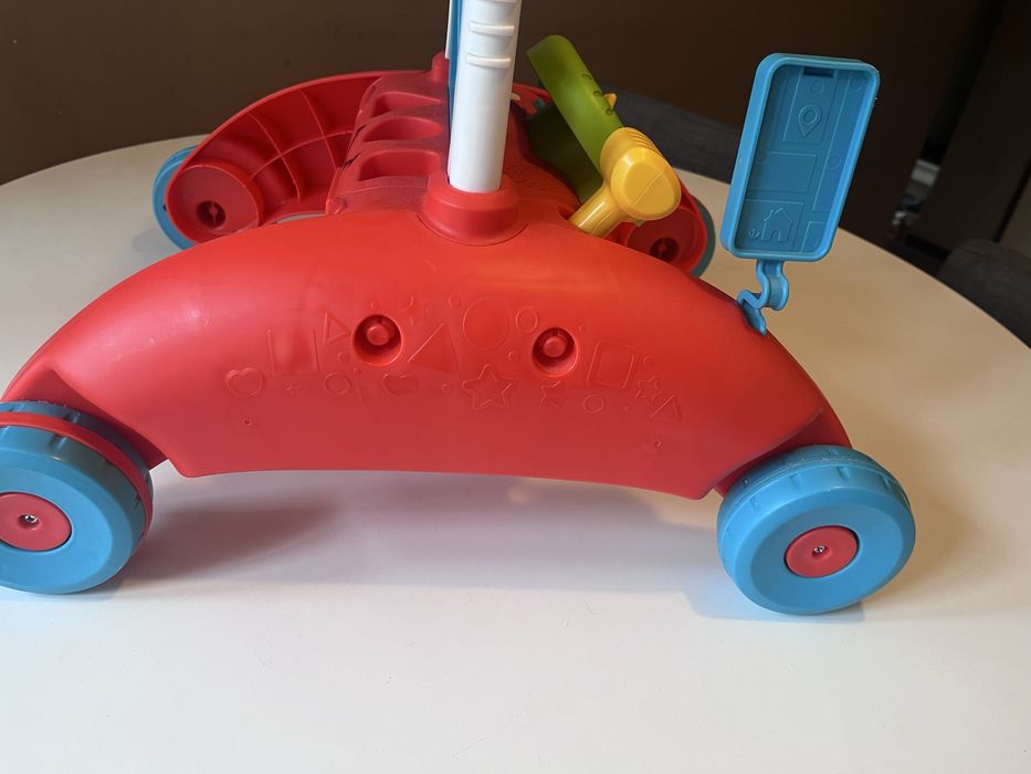 Проходилка Mattel Fisher Price, звука е на немски, изброява цифри и др