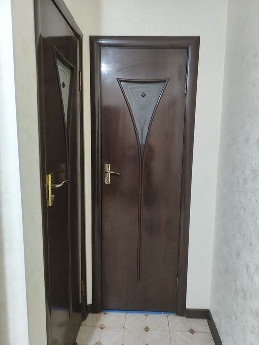 Лакталған есіктер