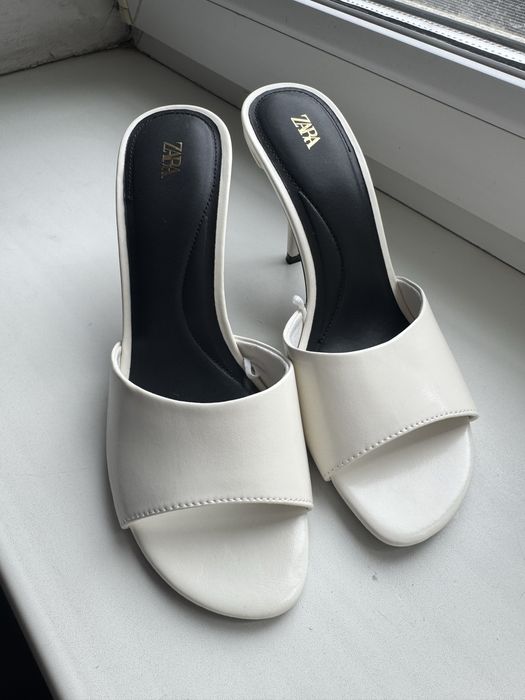 Белые туфли Zara